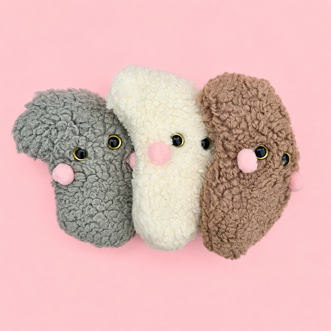 3 stuffies samen